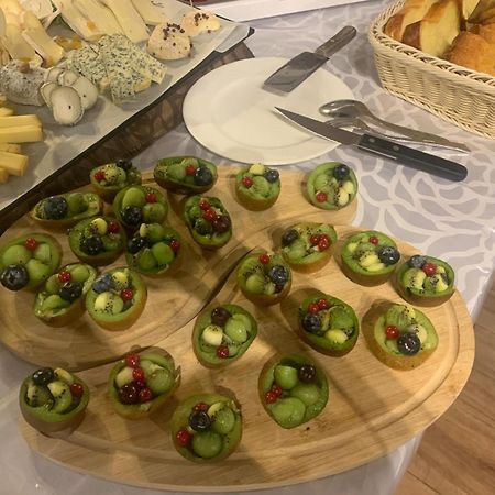 Hotel Chastellares Орон Екстериор снимка