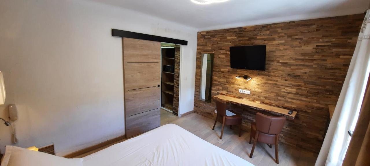 Hotel Chastellares Орон Екстериор снимка