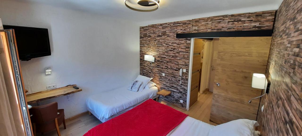 Hotel Chastellares Орон Екстериор снимка