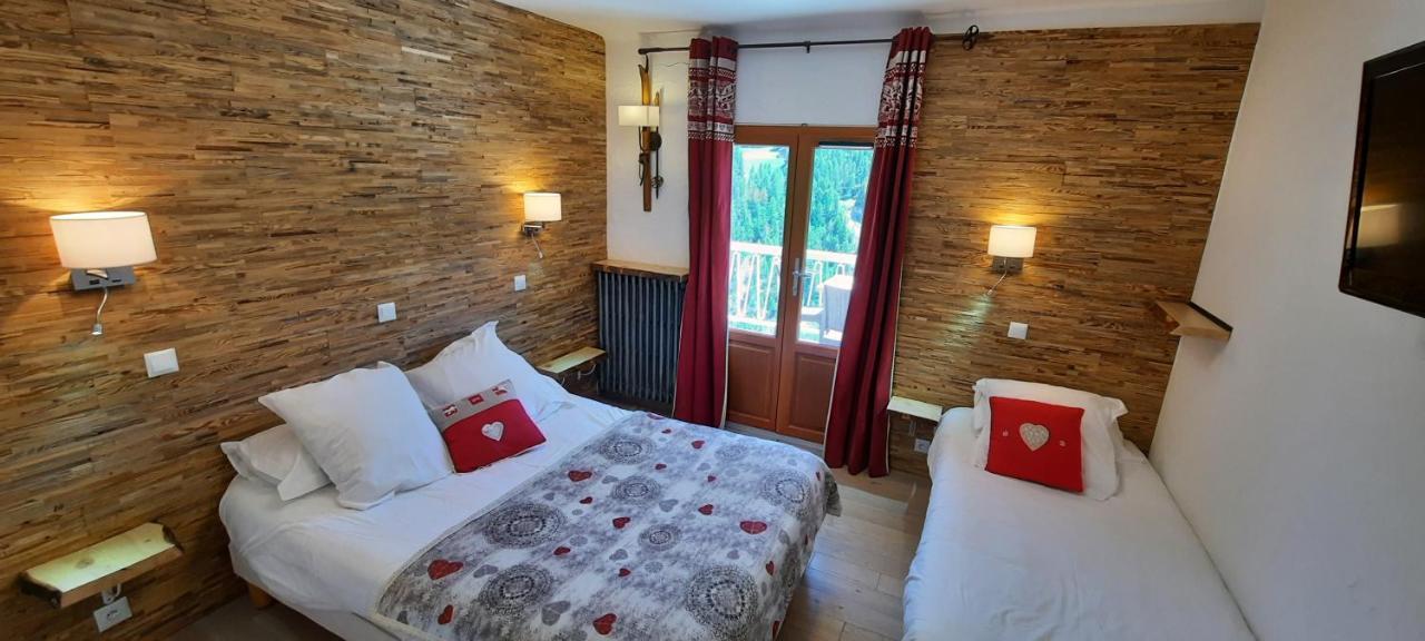 Hotel Chastellares Орон Екстериор снимка