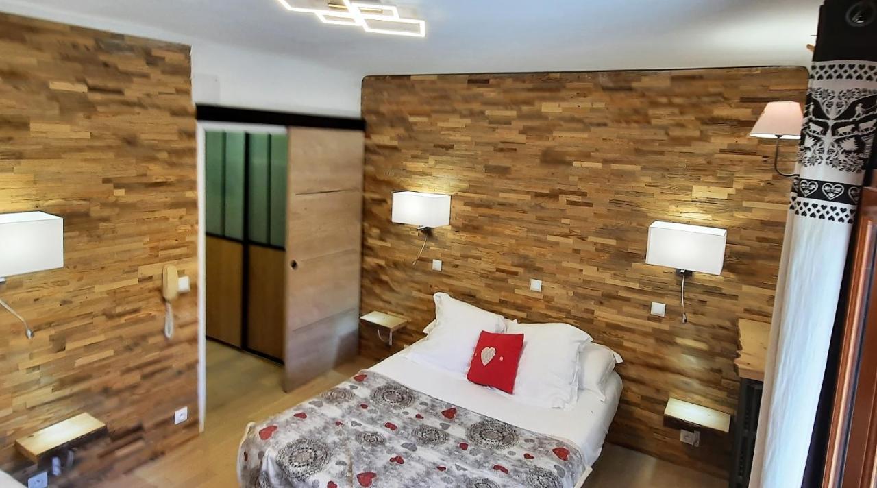 Hotel Chastellares Орон Екстериор снимка