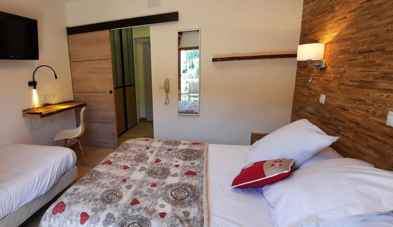 Hotel Chastellares Орон Екстериор снимка
