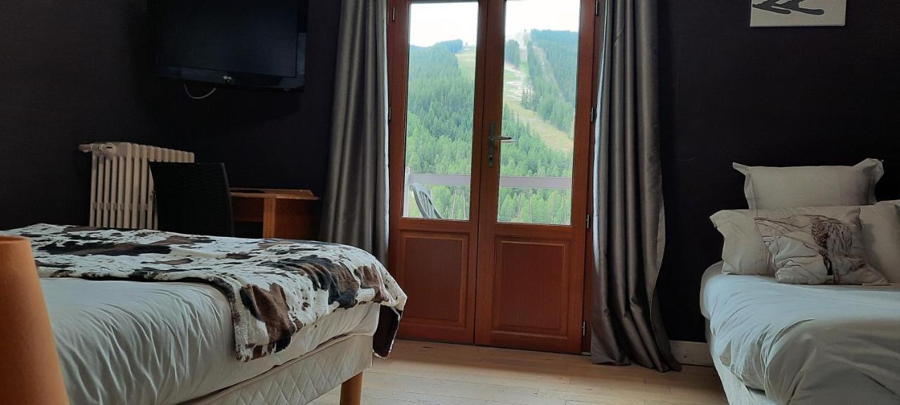 Hotel Chastellares Орон Екстериор снимка