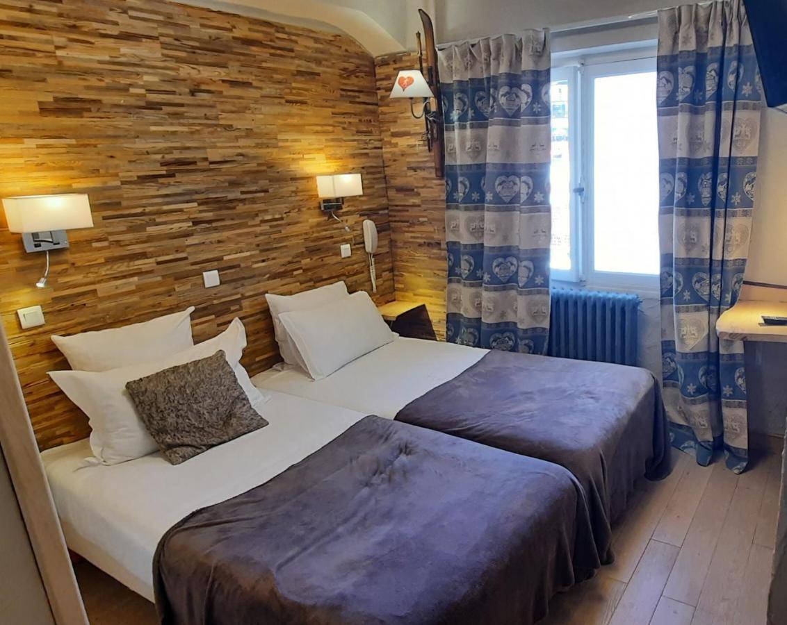 Hotel Chastellares Орон Екстериор снимка