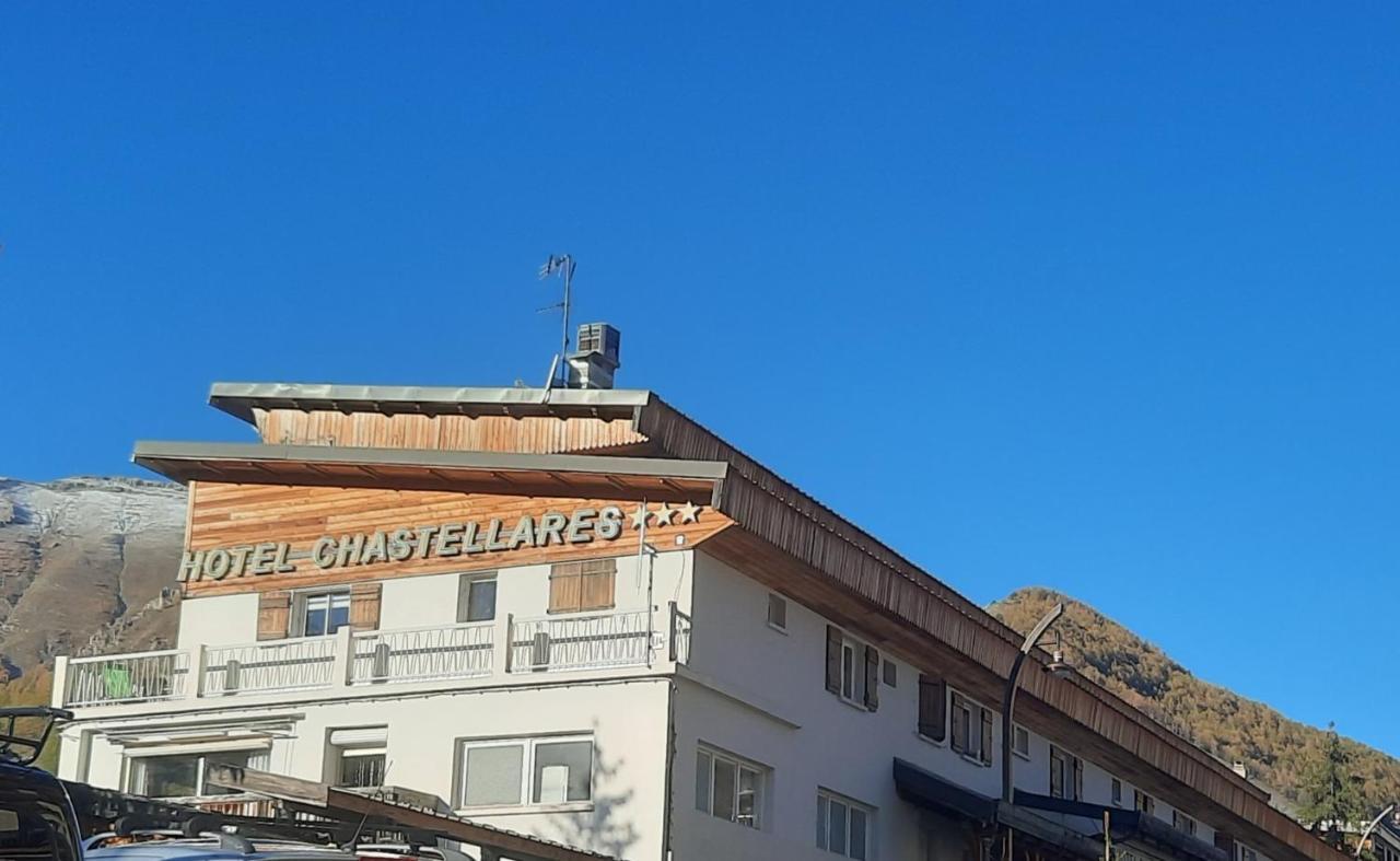 Hotel Chastellares Орон Екстериор снимка