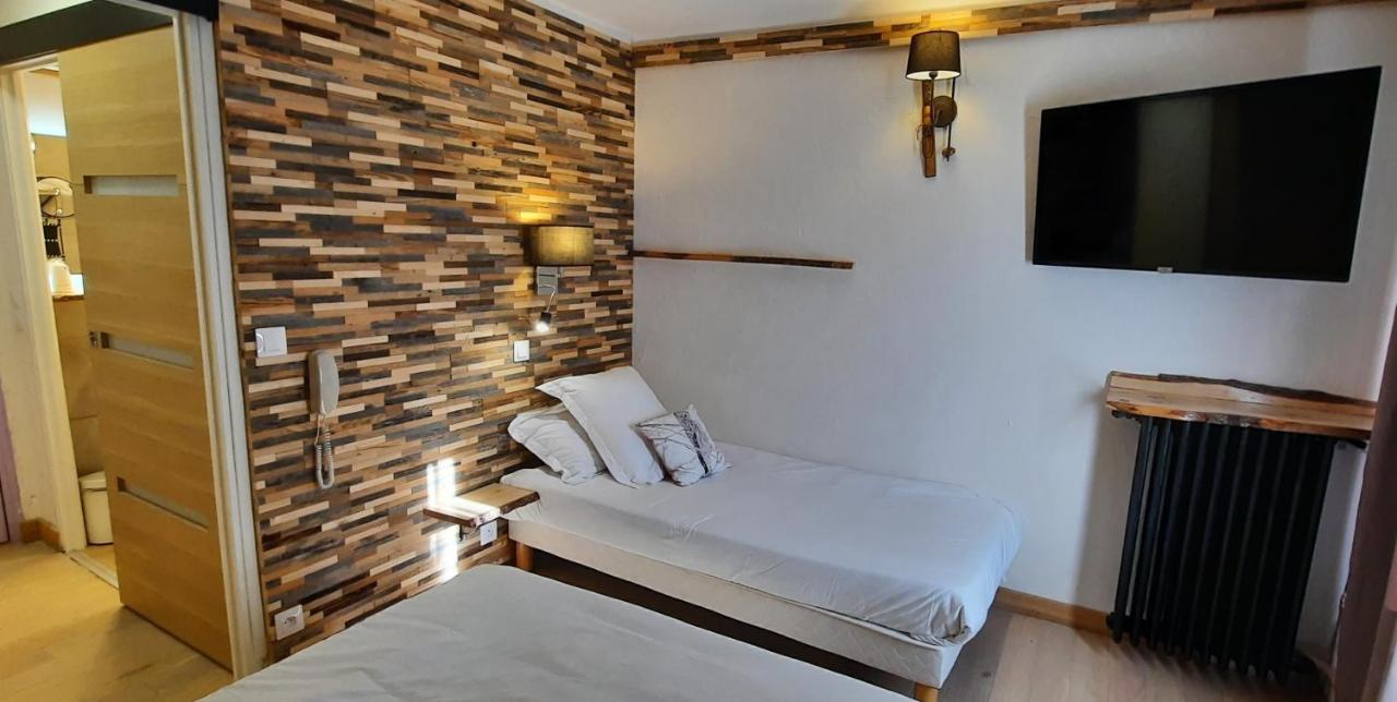 Hotel Chastellares Орон Екстериор снимка