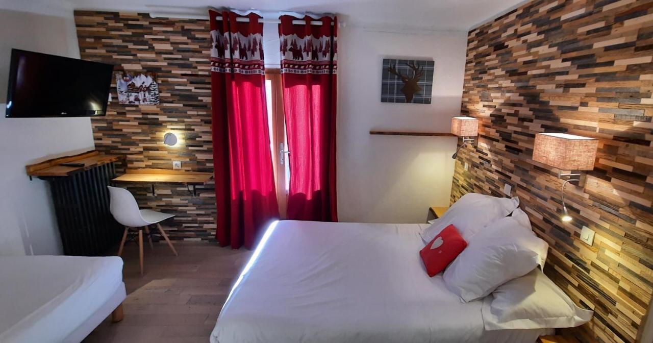 Hotel Chastellares Орон Екстериор снимка
