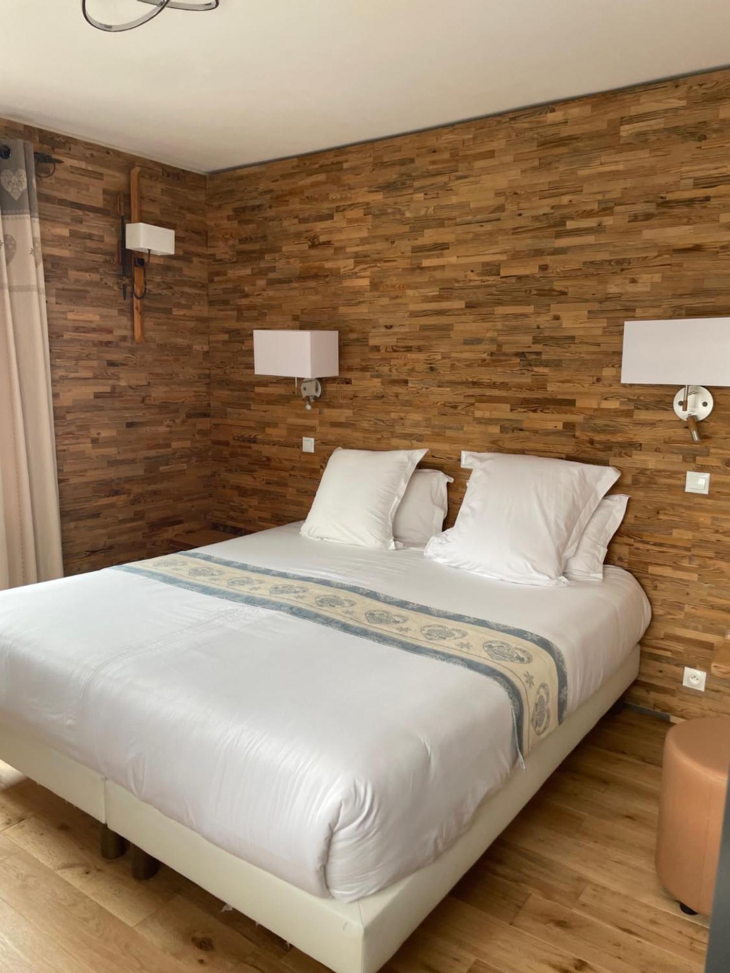 Hotel Chastellares Орон Екстериор снимка
