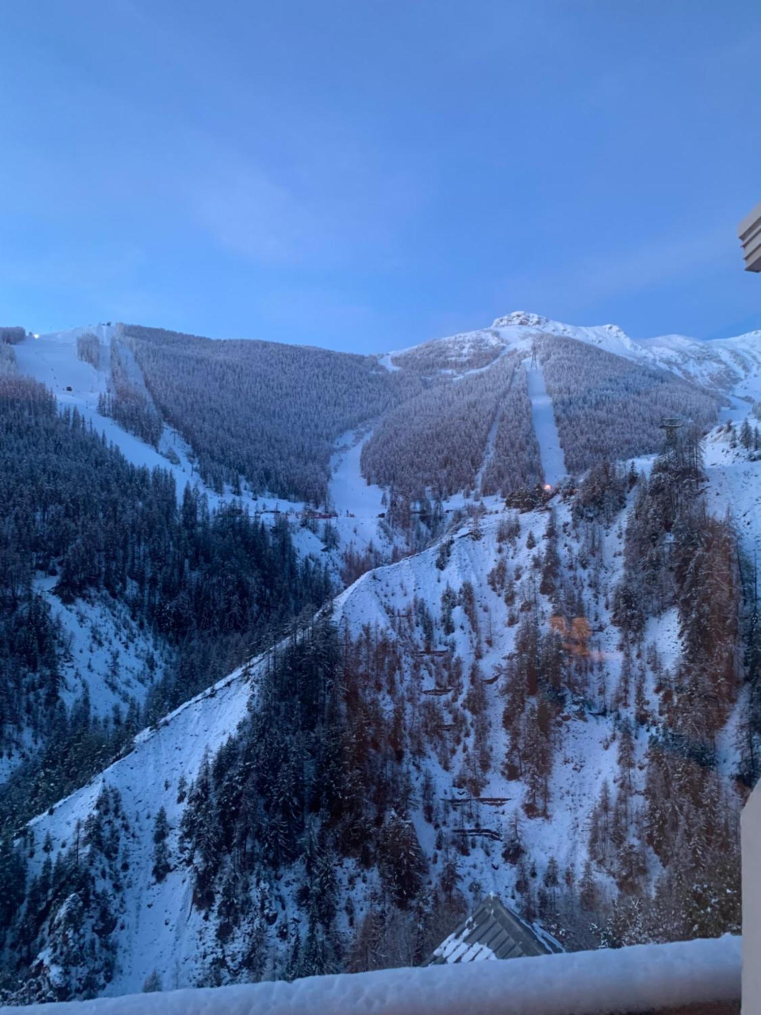 Hotel Chastellares Орон Екстериор снимка