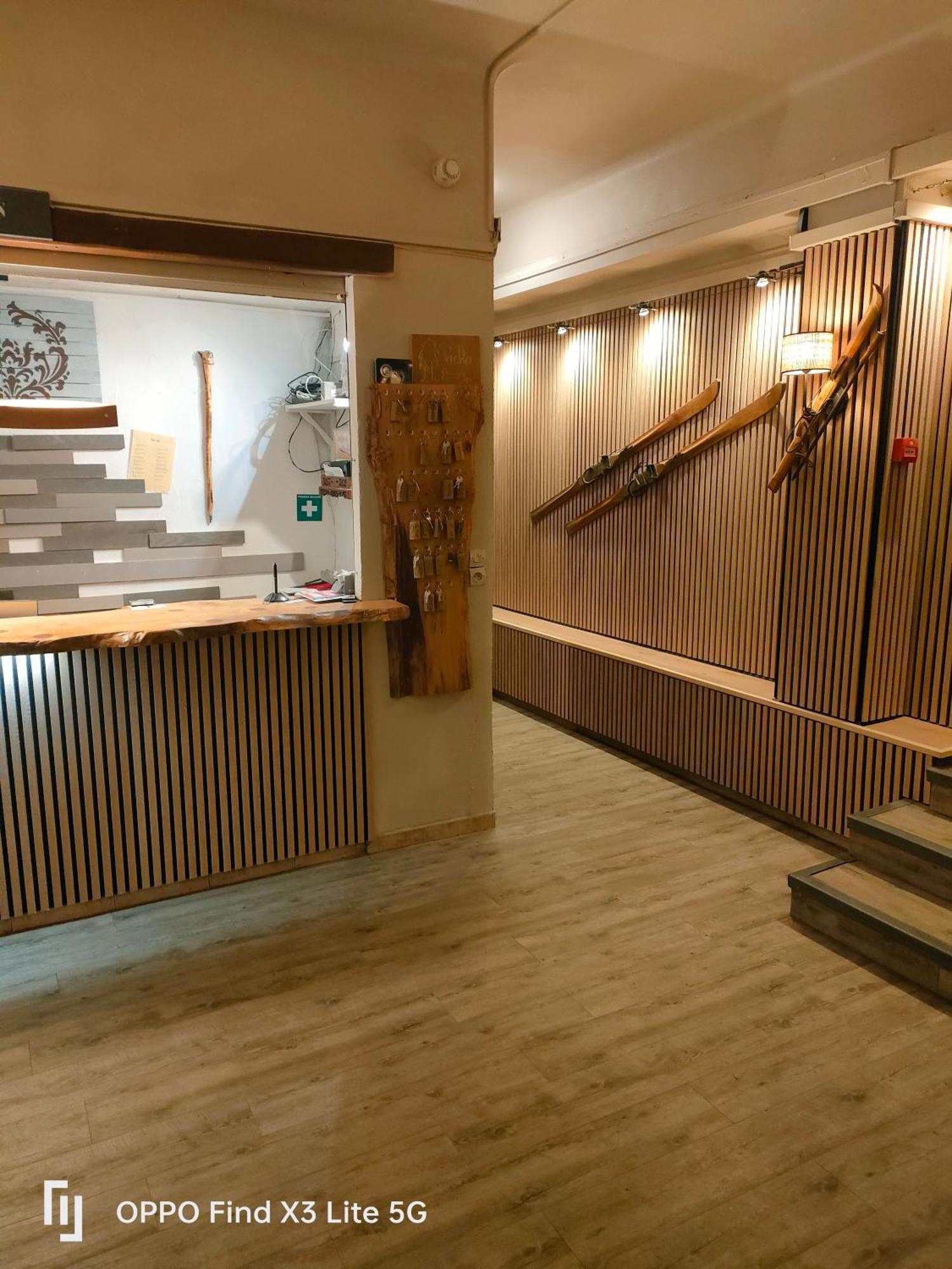 Hotel Chastellares Орон Екстериор снимка