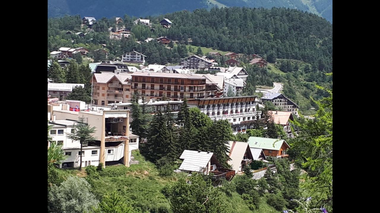 Hotel Chastellares Орон Екстериор снимка